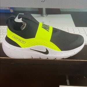 Nike Kids Black and Neon Yellow Sneakers